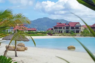 Image de Eden Island: Escaliers privés à la plage, tranquil, 2-4 pers, WiFi, pure luxe