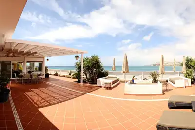 Image de Vivez comme une star d'Hollywood: une propriété de plage spectaculairement!