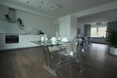 Image de La suite de luxe 95m2 / Pour 5 personnes / Ménage quotidien et petit déjeuner sur demande