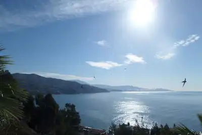 Image de Appartement dans un bel endroit calme avec vue panoramique imprenable sur la mer