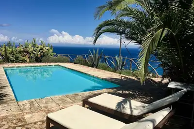 Image de Finca rustique dans un endroit calme avec piscine et vue panoramique sur la mer et les montagnes