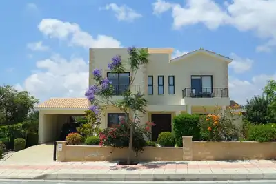 Image de Maison calme vue mer avec piscine privée et grand jardin