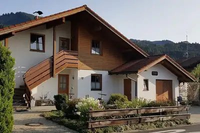 Image de Appartement dans un endroit calme et fantastique dans la maison individuelle de 2 familles
