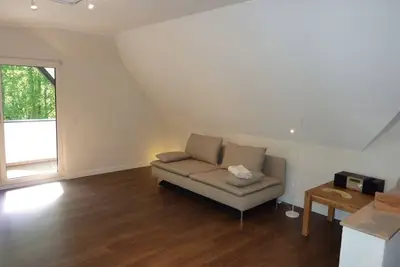 Image de spacieux appartement au dernier étage dans un endroit parfait