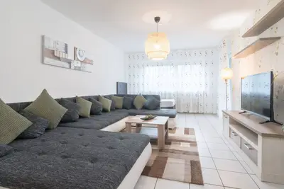 Image de 110 m² appartement Heike avec grand balcon - logement bon marché pour les travailleurs