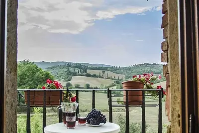 Appartement au 1er étage avec un balcon romantique et une vue enchanteresse