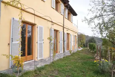 Image de Prix de lancement: Villa avec jardin ensoleillé et vue de rêve au-dessus de Dolcedo