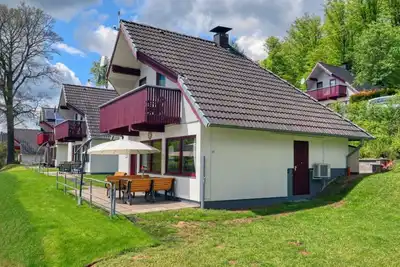 Maison de vacances avec vue sur le lac, se détendre devant la cheminée, se baigner dans le lac, explorer la nature