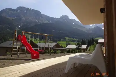 Image de Chalet moderne, nouvellement construit en 2017, 5 chambres m. Salle de bains, entrée de piste directe