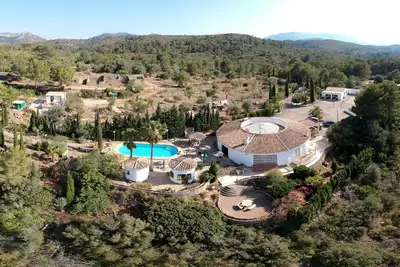 Image de The Roundhouse, extravagant, familial et fantastique emplacement magnifique. . . .