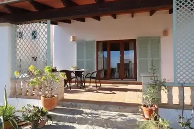 Image de Maison de vacances confortable avec une belle vue sur la mer depuis le toit!