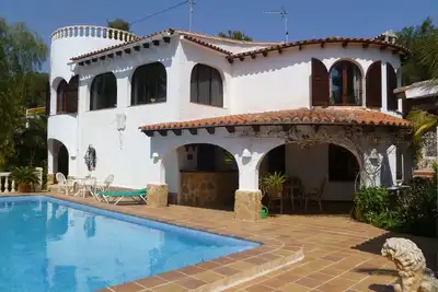 Image de Maison de vacances sur 2 étages pour 6 personnes avec piscine privée