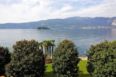 Image de Joli appartement dans un palais du 17ème siècle. C. Droit sur le lac