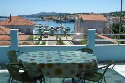 Appartement dans Kukljica avec vue mer, terrasse, Climatisation, Wifi (4567-3)