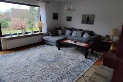 Image de large comfortable holiday house in calm location