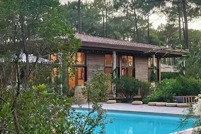 Image de Maison familiale avec piscine au bord du lac, calme, vue magnifique