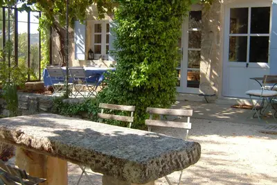 Image de La Ferme de la Riaille à Bonnieux: partie d'une maison au Mas avec une vue magnifique