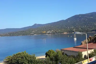 Image de appartement deux chambres terrasse 35m2 à2' à pied de la plage