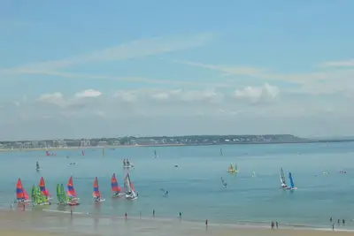 Image de 2 pièces Face Mer  2ème étage Grande Terrasse Tout confort  Wifi Parking privé