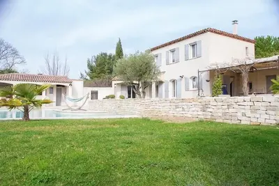 Image de Belle villa, piscine et pool house à 10 min du centre ville d'Aix en Provence.