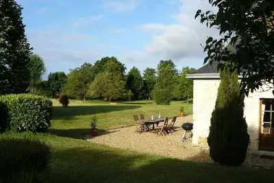 Image de Dépendance  dans un Prieuré du Xvi° siècle.