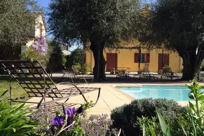 Proche Cannes, Bastide authentique oliviers centenaires, piscine, climatisation