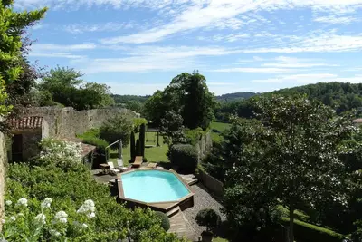 Image de Maison de caractère et de grand confort sise sur les remparts de Domme.