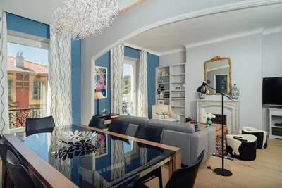 Image de Luxueux appartement A/C 4 pièces sur le Vieux Port de Nice, rénové en 2017, clim
