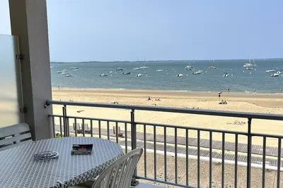Image de Superbe appartement, en front de mer avec terasse, plein centre d'arcachon