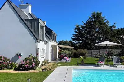 Image de Villa avec piscine, jardin clos de 1000m2, à 150m de la mer, Le Cabellou, wifi