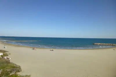 Image de Très bel appartement familial en 1ère ligne face à la mer avec grande terrasse