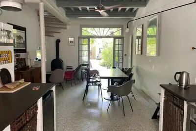 Image de Arles centre  Maison de Charme & caractère  beau Jardin privé et calme