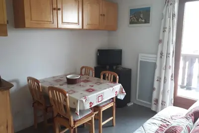 Image de Studio cosy savoyard de 5 couchages à Onnion