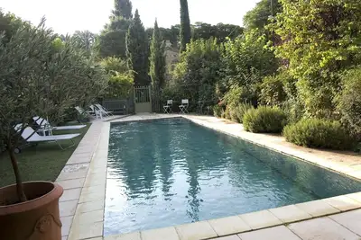 Image de Gîte de charme, avec piscine, dans une ancienne ferme drômoise.
