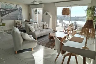 Image de Repos au bord de mer dans un appartement de haut standing tout équipé