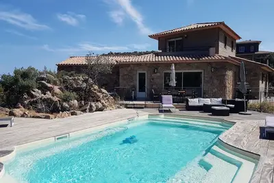 Image de Palombaggia Villa 3 chambres piscine chauffée clôturée Jacuzzi Porto Vecchio