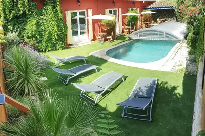 Image de \"Come\" à la maison, 3 gîtes avec piscine en plein coeur de Vacqueyras