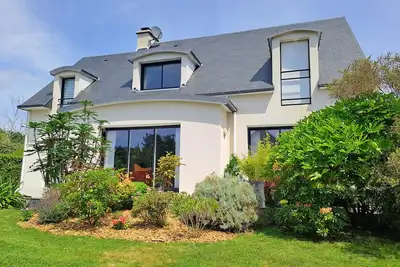 Image de A Fouesnant maison récente spacieuse  et calme avec jardin  à 2 km de la mer