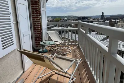 2 pièces balcon-terrasse centre-ville dans maison ancienne, tout à pied!