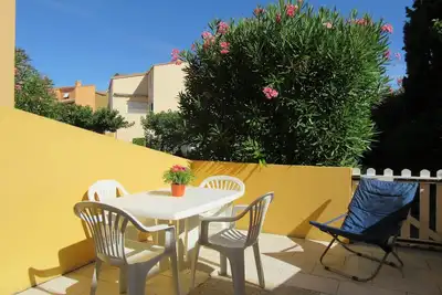Joli studio avec terrasse proche de la plage de la Roquille