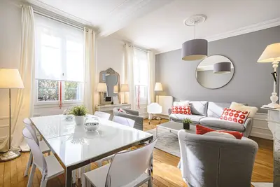 Image de Jardin Privatif! 84 m2 pied de la Cathedrale Reims emplacement exceptionnel!