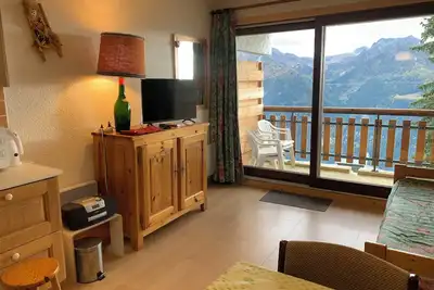 Image de Studio avec Balcon Plein Sud, au coeur de la Station, au pied des pistes.