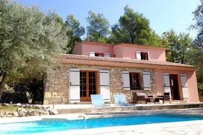 Image de Au calme à la campagne! Bastide privée, Piscine, Jacuzzi, vue panoramique, intime