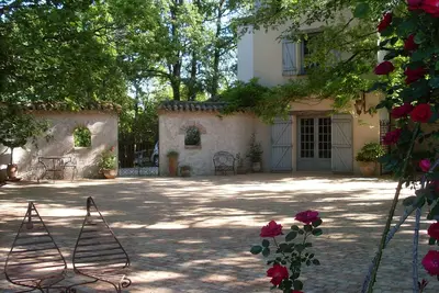 Image de 10 ' de Montcuq Calme Campagne Vues magnifiques Piscine Spa