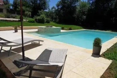 Image de Proche Sarlat, Bergeries de charme avec piscine privative au coeur du Périgord.
