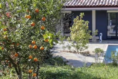Image de Villa avec piscine privée, idéale pour les familles
