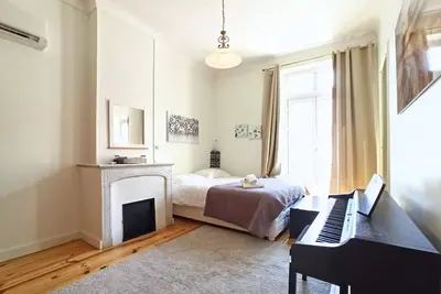 Image de Provencal Style and Large 1 Bedroom Rue Florian