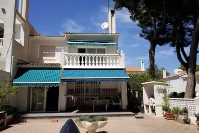 Image de Maison de vacances, résidence calme, piscine, tennis, aire de jeux pour enfants