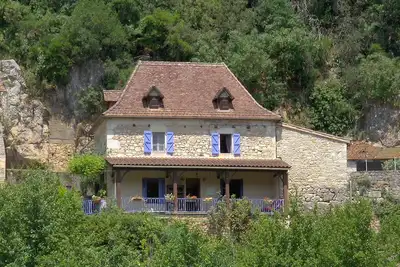 Image de Belle   Demeure  Quercynoise   avec vue imprenable sur le Lot et St Cirq Lapopie