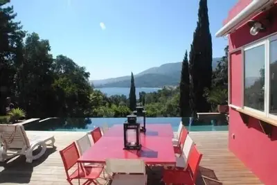 Image de Domaine Cap Nègre pieds dans l'eau, villa d'exception vue mer et piscine